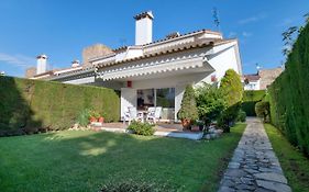 Placa De La Sardana Casa Acollidora Per 8 Persones A 5 Minuts De La Platja Gran I Del Centre De Platja D'Aro